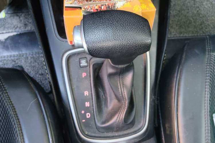 Used Kia K2 2017 Sedan 1.4L Automatic GLS Gear Lever