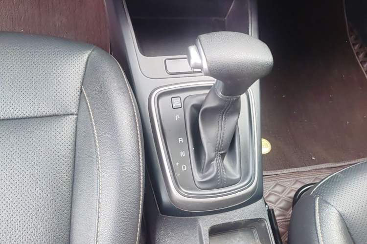 Used Kia K2 2017 Sedan 1.4L Automatic Transmission 15th Anniversary Special Edition GLS Gear Lever