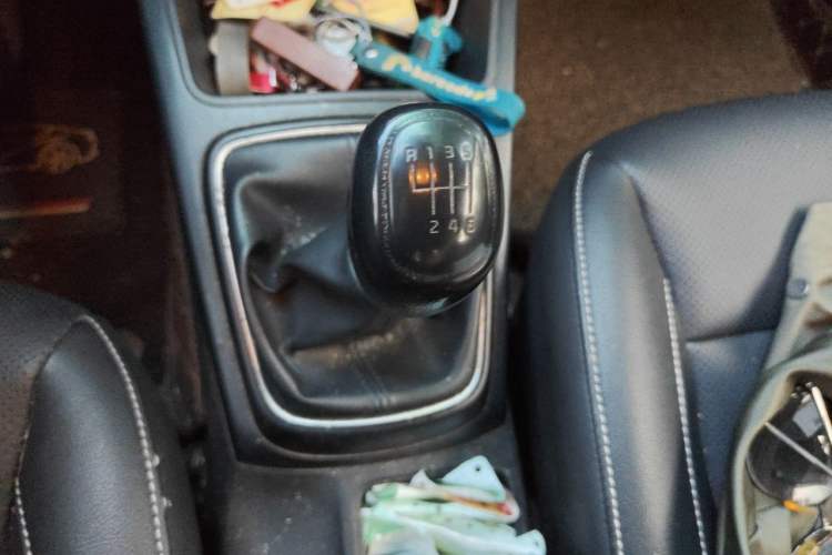 Used Kia K2 2017 Sedan 1.4L Manual Transmission 15th Anniversary Special Edition GLS Gear Lever