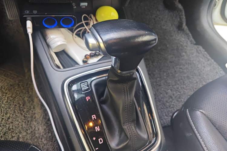 Used Kia K2 2017 Sedan 1.6L AT Premium Gear Lever
