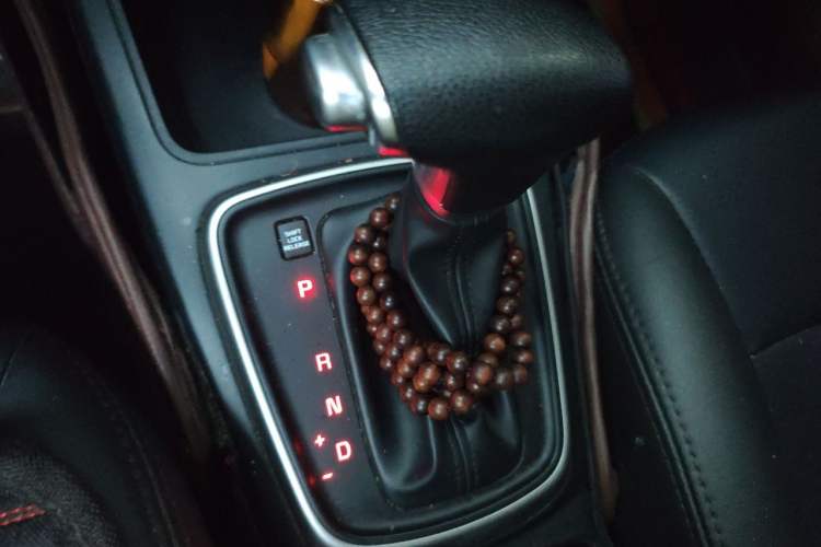 Used Kia K2 2017 Sedan 1.4L Automatic GLS Gear Lever