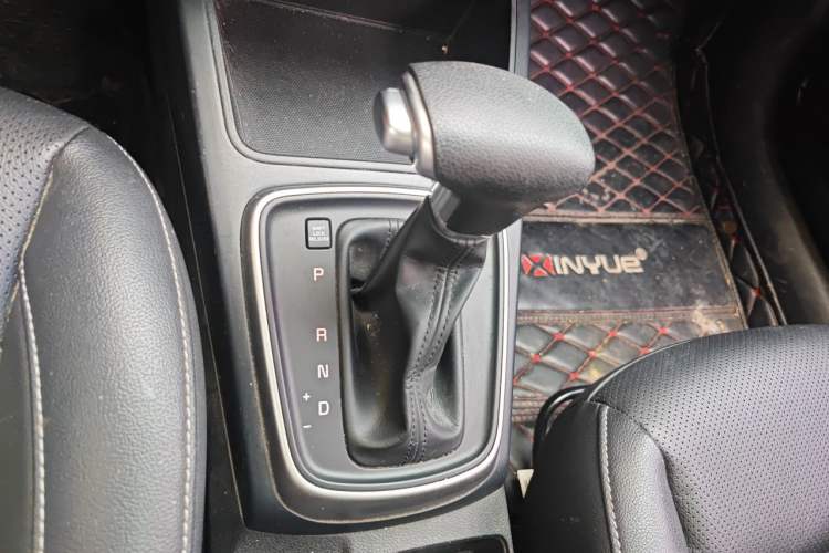 Used Kia K2 2017 Sedan 1.4L Automatic Transmission 15th Anniversary Special Edition GLS Gear Lever