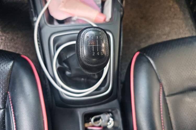 Used Kia K2 2017 Sedan 1.4L Manual Transmission GLS Gear Lever