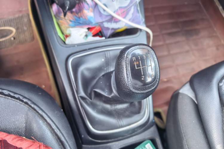 Used Kia K2 2017 Sedan 1.4L Manual Transmission GLS Gear Lever