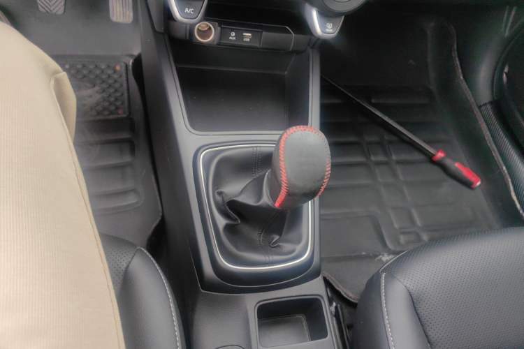 Used Kia K2 2017 Sedan 1.4L Manual Transmission 15th Anniversary Special Edition GLS Gear Lever
