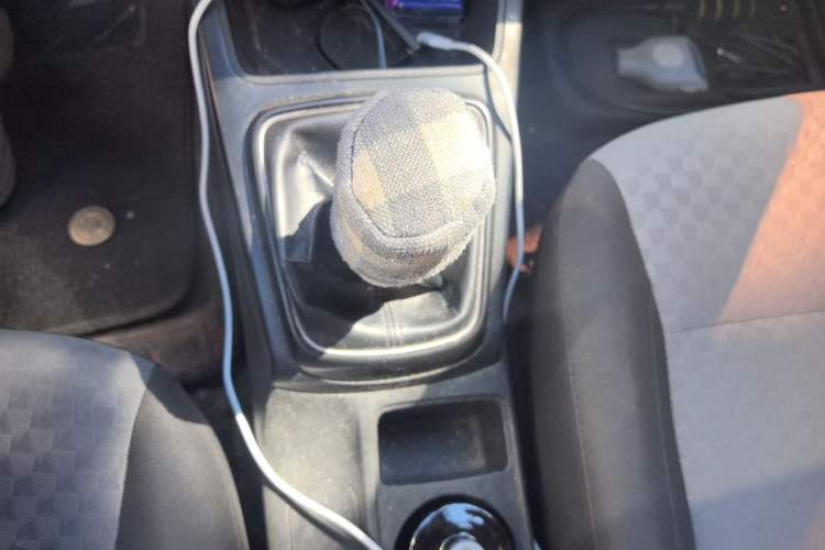 Used Kia K2 2017 Sedan 1.4L Manual Transmission GLS Gear Lever