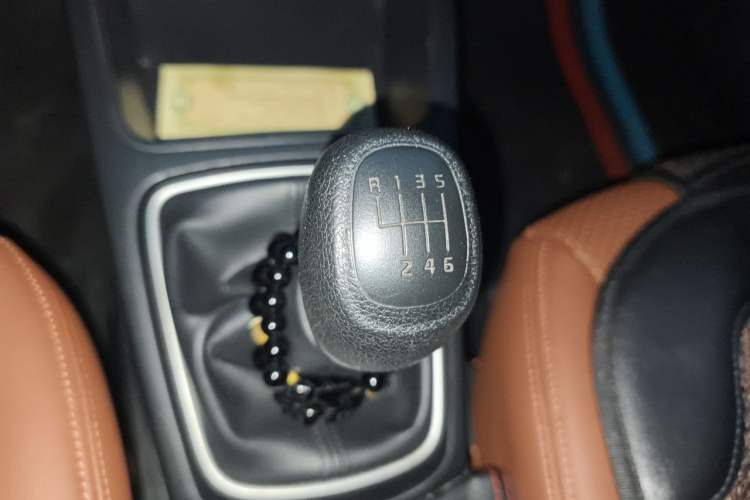 Used Kia K2 2017 Sedan 1.4L Manual Transmission GLS Gear Lever