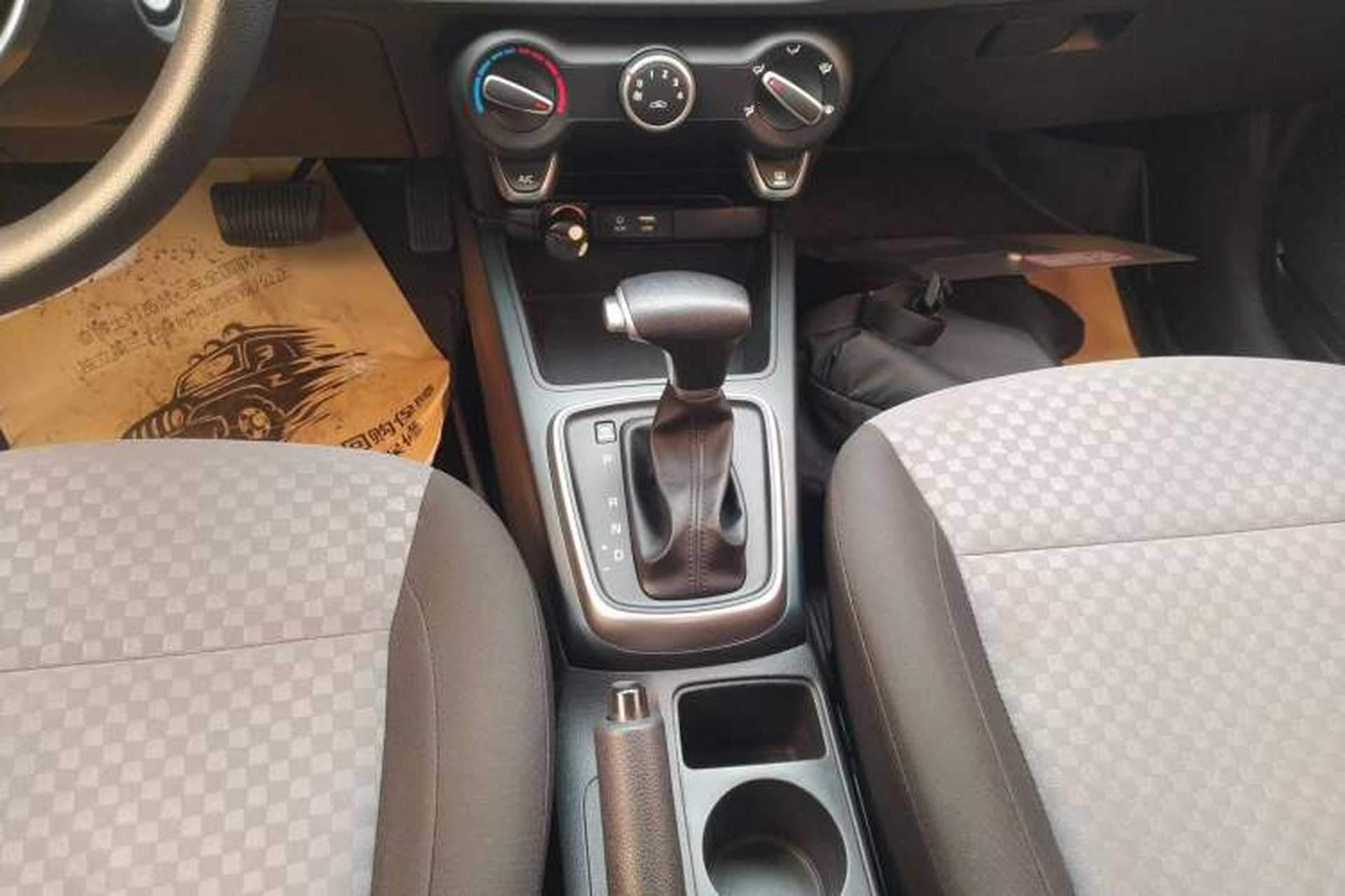 Used Kia K2 2017 Sedan 1.4L Automatic GLS Gear Lever