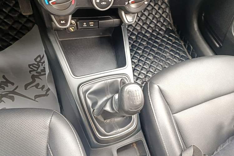 Used Kia K2 2017 Sedan 1.4L Manual Transmission 15th Anniversary Special Edition GLS Gear Lever