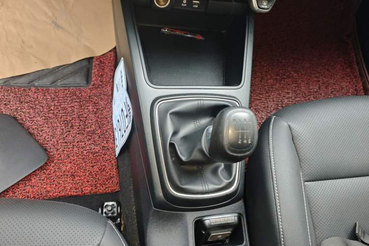 Used Kia K2 2017 Sedan 1.4L Manual Transmission 15th Anniversary Special Edition GLS Gear Lever