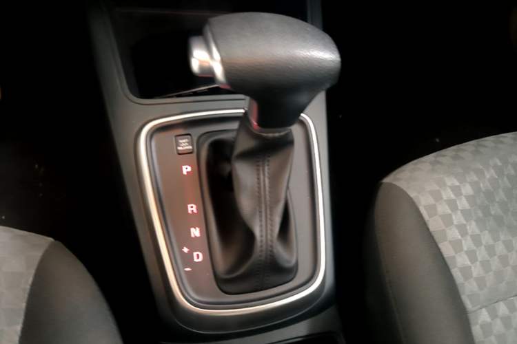 Used Kia K2 2017 Sedan 1.4L Automatic GLS Gear Lever