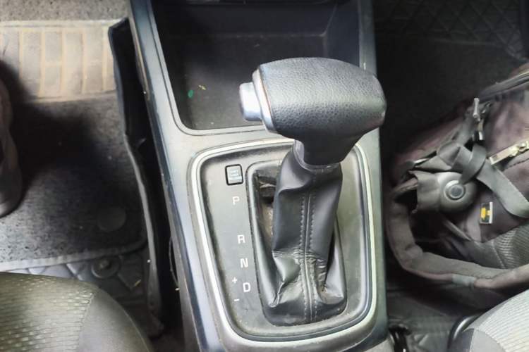 Used Kia K2 2017 Sedan 1.4L Automatic GLS Gear Lever