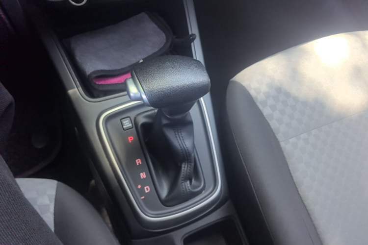 Used Kia K2 2017 Sedan 1.4L Automatic GLS Gear Lever