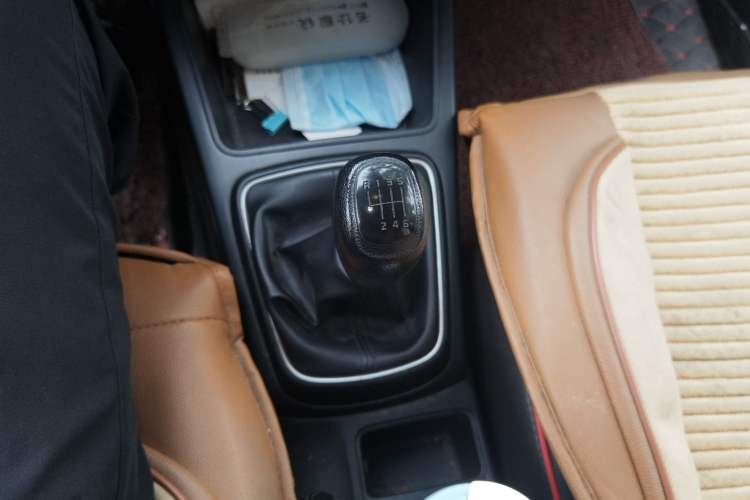 Used Kia K2 2017 Sedan 1.4L Manual Transmission GLS Gear Lever
