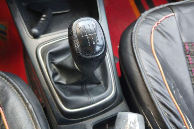 Used Kia K2 2017 Sedan 1.4L Manual Transmission GLS Gear Lever