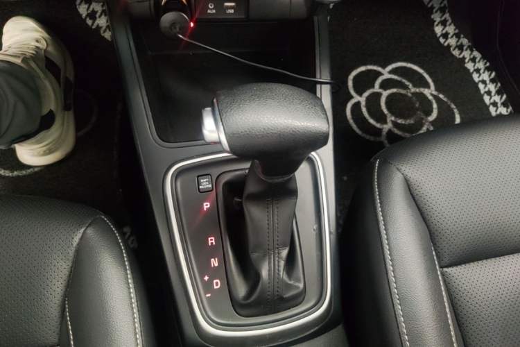 Used Kia K2 2017 Sedan 1.4L Automatic Transmission 15th Anniversary Special Edition GLS Gear Lever