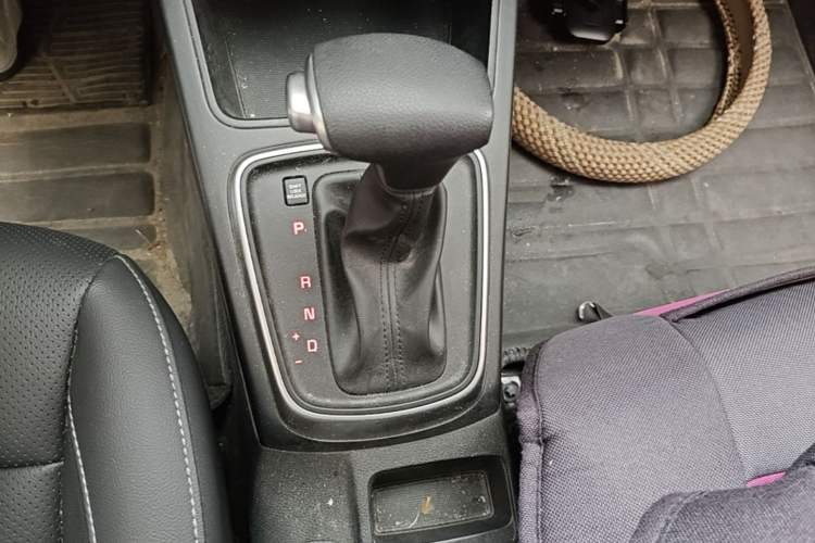 Used Kia K2 2017 Sedan 1.4L Automatic Transmission 15th Anniversary Special Edition GLS Gear Lever