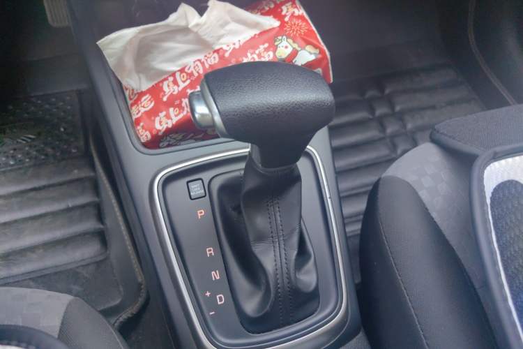 Used Kia K2 2017 Sedan 1.4L Automatic GLS Gear Lever