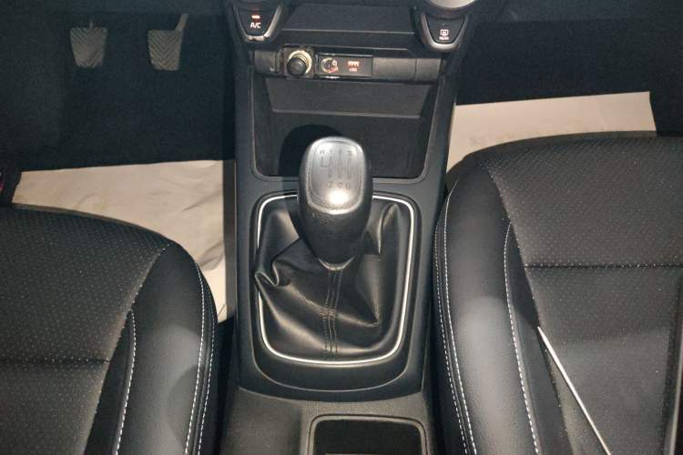 Used Kia K2 2017 Sedan 1.4L Manual Transmission GLS Gear Lever