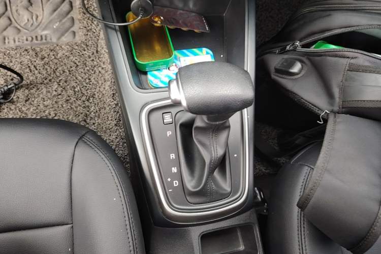 Used Kia K2 2017 Sedan 1.4L Automatic GLS Gear Lever