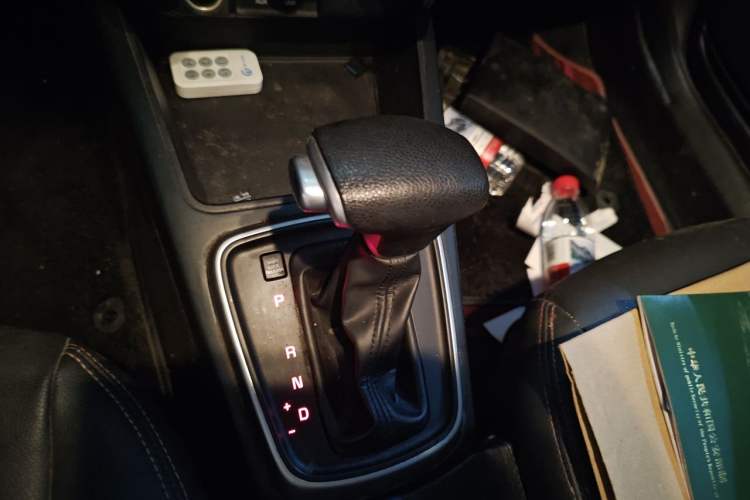 Used Kia K2 2017 Sedan 1.4L Automatic GLS Gear Lever