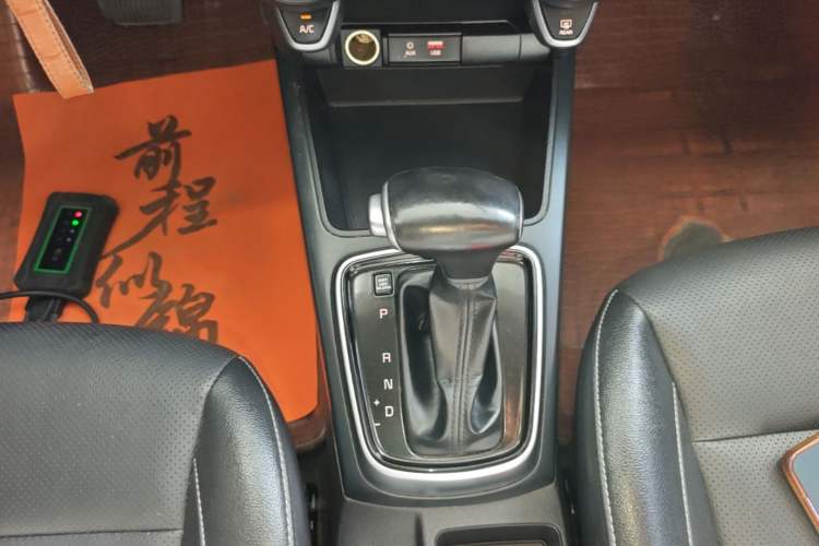 Used Kia K2 2017 Sedan 1.6L AT Premium Gear Lever