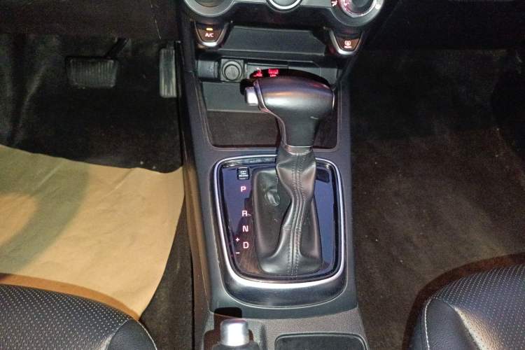 Used Kia K2 2017 Sedan 1.6L AT Premium Gear Lever