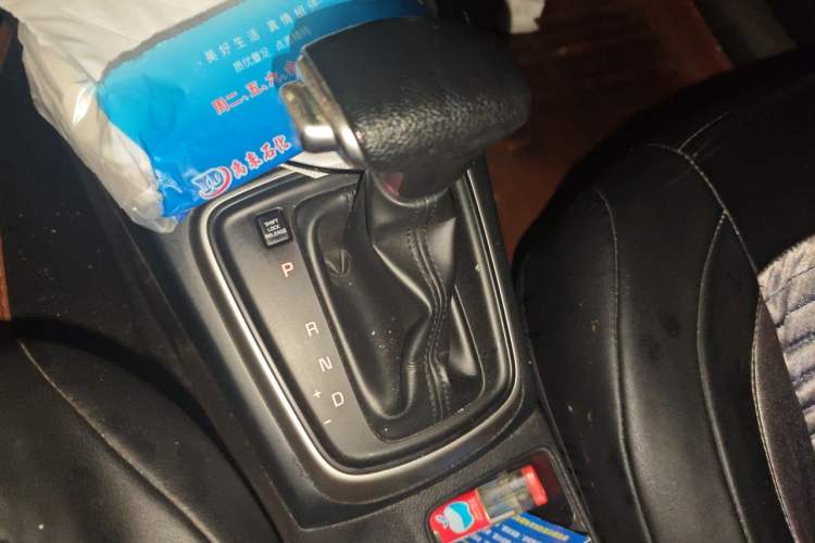 Used Kia K2 2017 Sedan 1.4L Automatic GLS Gear Lever