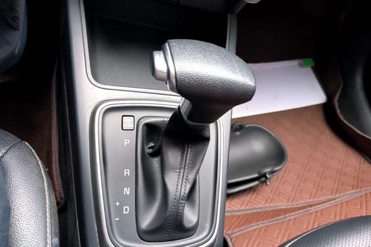 Used Kia K2 2017 Sedan 1.4L Automatic Transmission 15th Anniversary Special Edition GLS Gear Lever