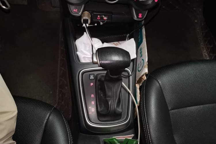 Used Kia K2 2017 Sedan 1.4L Automatic GLS Gear Lever