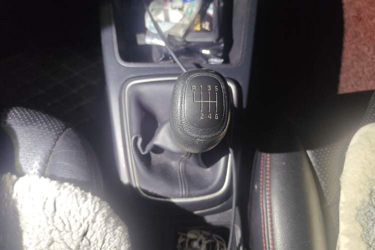 Used Kia K2 2017 Sedan 1.4L Manual Transmission GLS Gear Lever