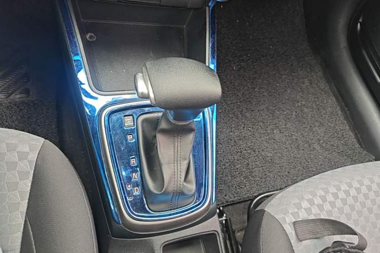 Used Kia K2 2017 Sedan 1.4L Automatic GLS Gear Lever