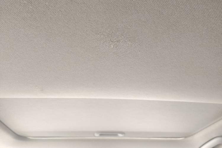 Used Kia K2 2017 Sedan 1.4L Manual Transmission 15th Anniversary Special Edition GLS Headliner