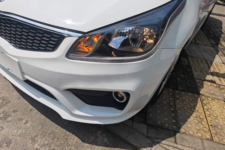 Used Kia K2 2017 Sedan 1.4L Automatic GLS Left Front Headlight