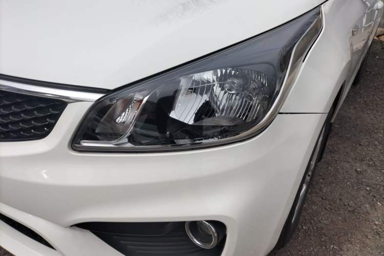 Used Kia K2 2017 Sedan 1.4L Manual Transmission 15th Anniversary Special Edition GLS Left Front Headlight