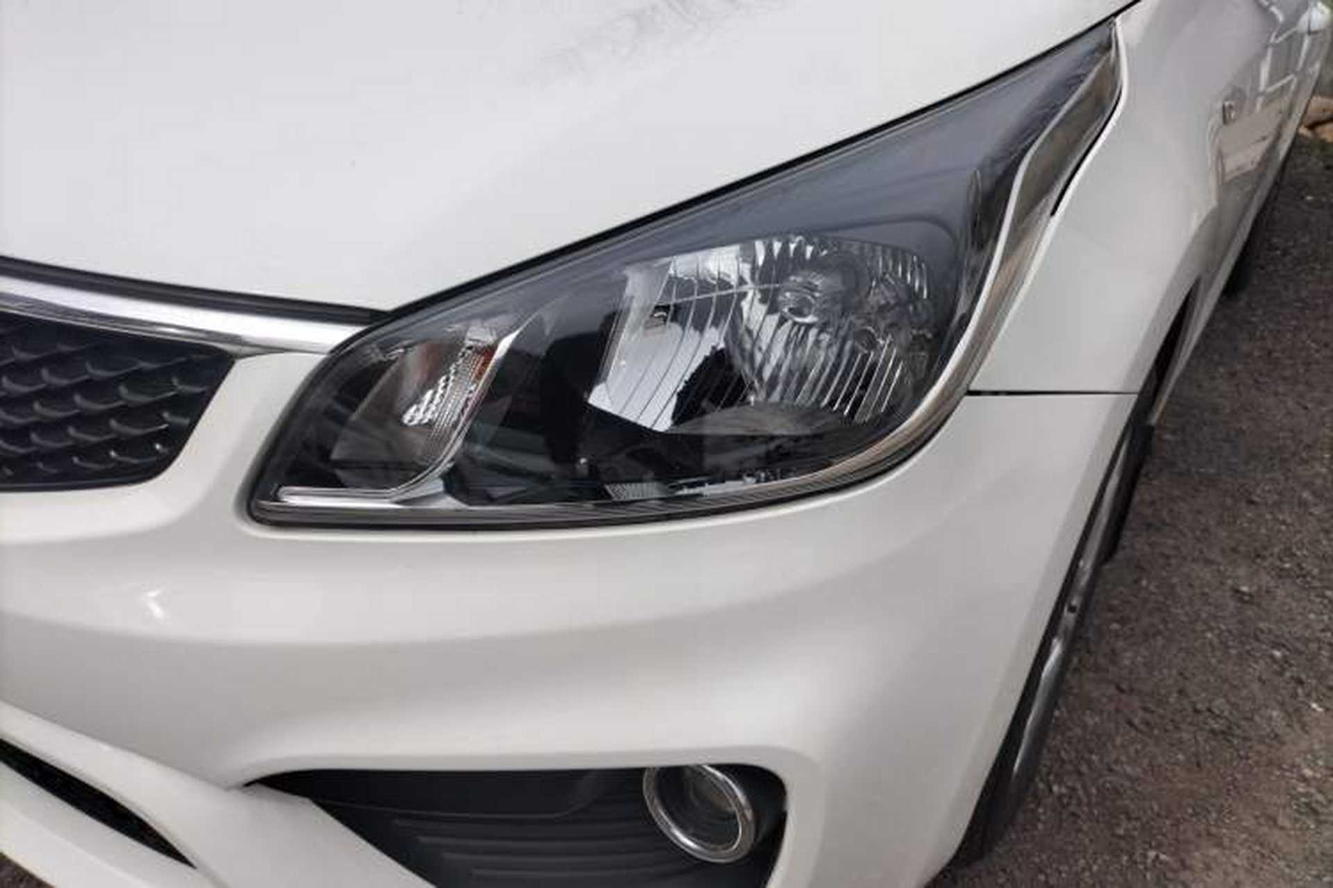 Used Kia K2 2017 Sedan 1.4L Manual Transmission 15th Anniversary Special Edition GLS Left Front Headlight