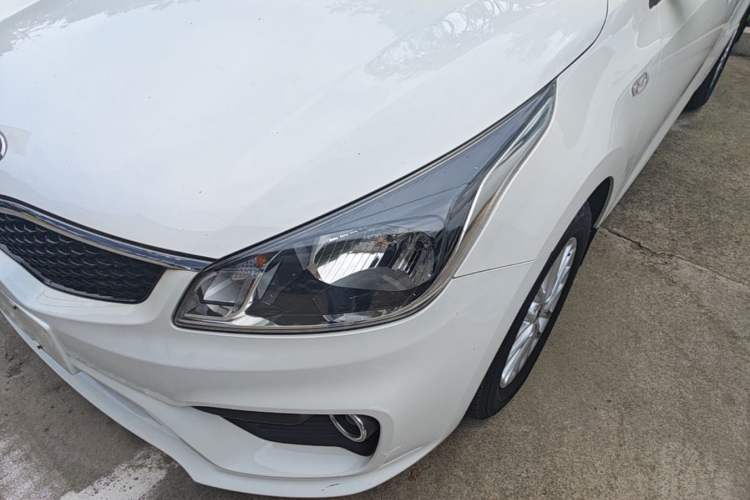 Used Kia K2 2017 Sedan 1.4L Manual Transmission 15th Anniversary Special Edition GLS Left Front Headlight