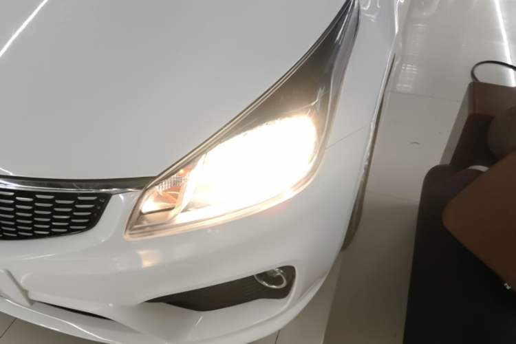 Used Kia K2 2017 Sedan 1.4L Automatic GLS Left Front Headlight