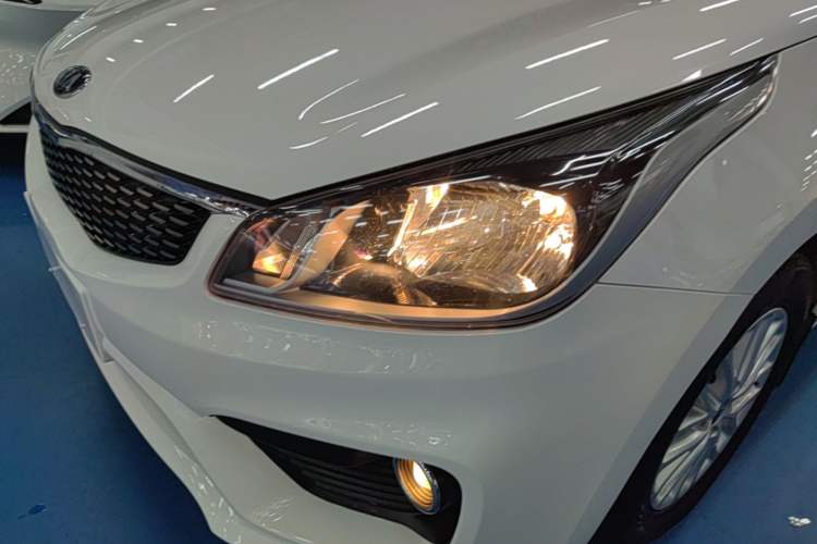 Used Kia K2 2017 Sedan 1.4L Automatic GLS Left Front Headlight