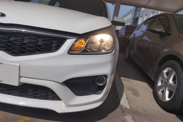 Used Kia K2 2017 Sedan 1.4L Automatic GLS Left Front Headlight