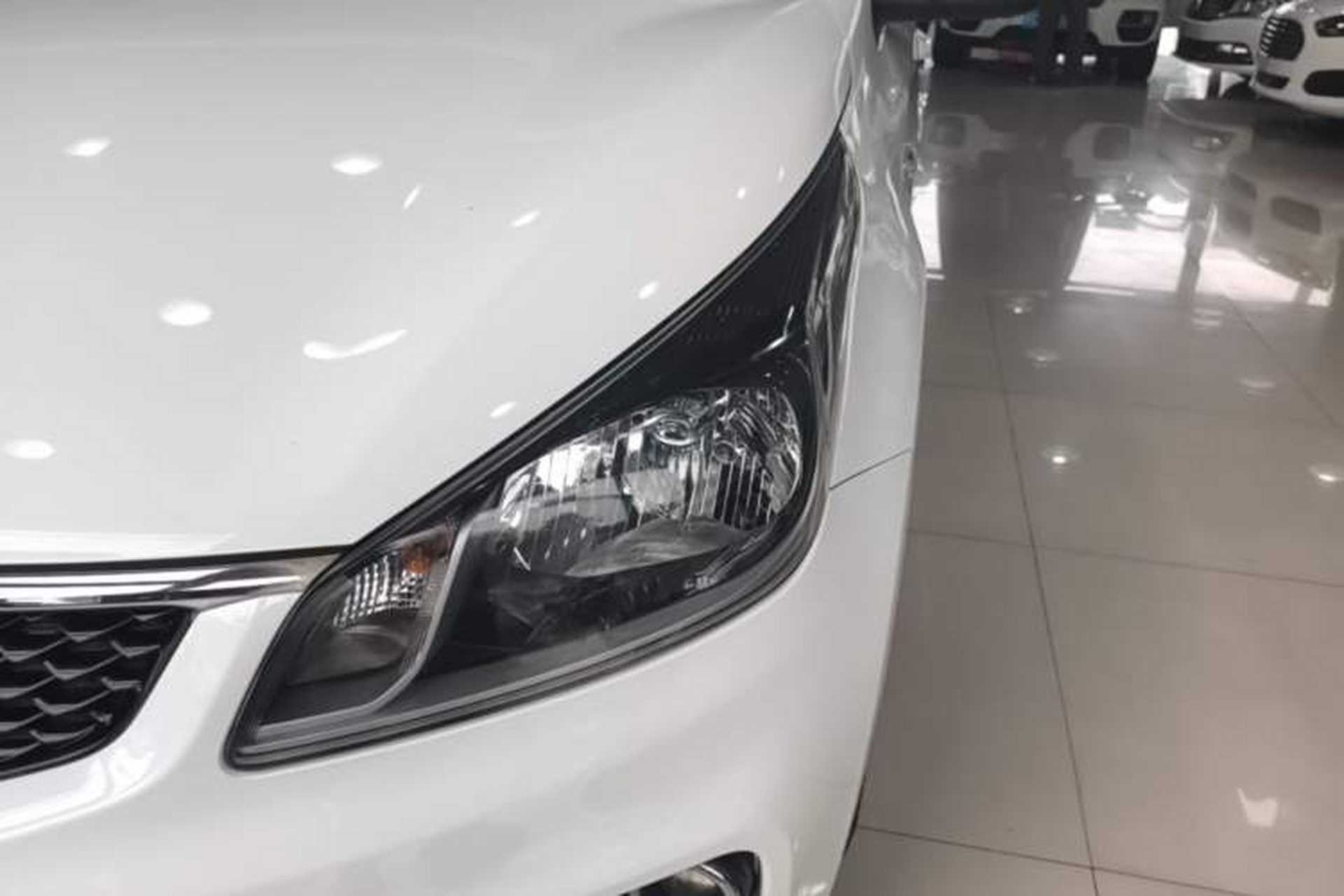 Used Kia K2 2017 Sedan 1.4L Manual Transmission GLS Left Front Headlight