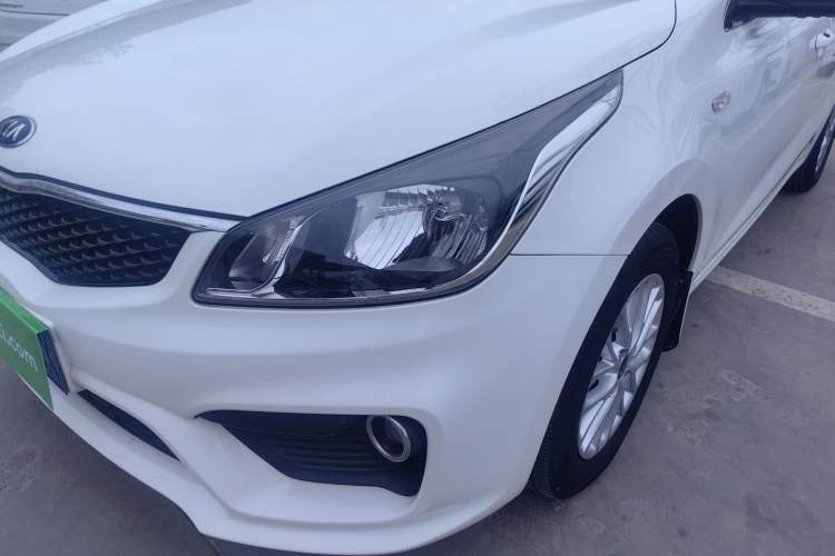 Used Kia K2 2017 Sedan 1.4L Manual Transmission 15th Anniversary Special Edition GLS Left Front Headlight