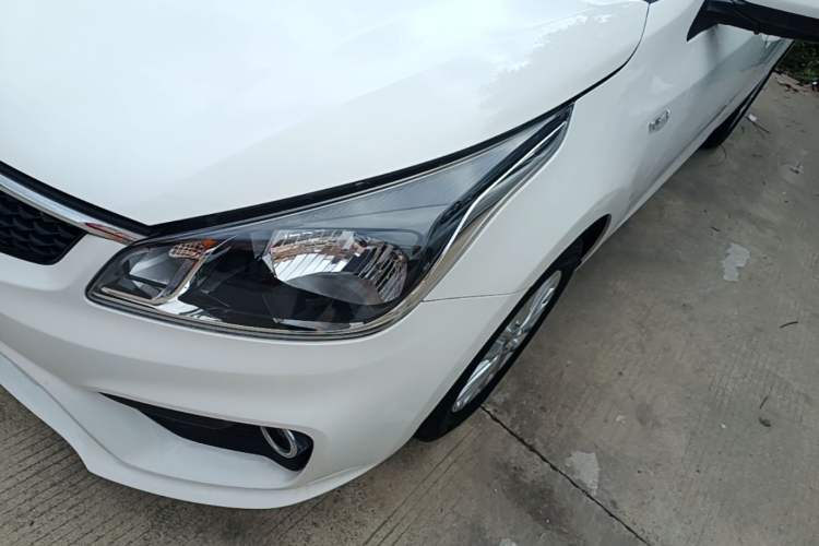 Used Kia K2 2017 Sedan 1.4L Manual Transmission 15th Anniversary Special Edition GLS Left Front Headlight