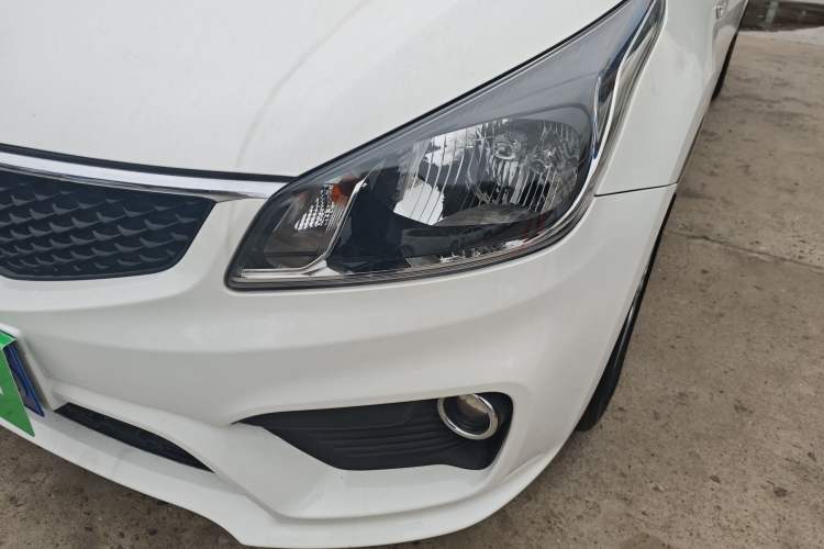 Used Kia K2 2017 Sedan 1.4L Manual Transmission 15th Anniversary Special Edition GLS Left Front Headlight