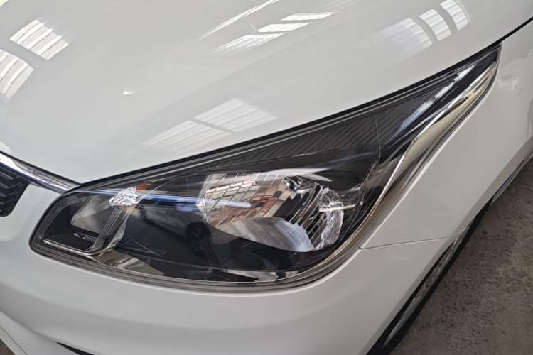 Used Kia K2 2017 Sedan 1.4L Automatic Transmission 15th Anniversary Special Edition GLS Left Front Headlight