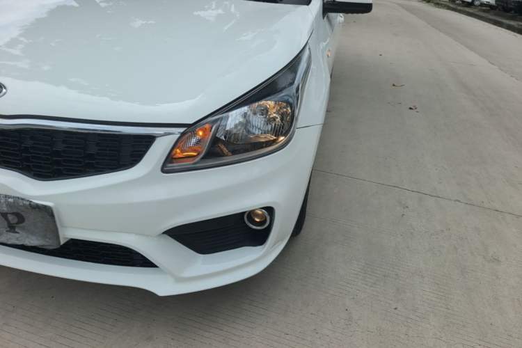 Used Kia K2 2017 Sedan 1.4L Automatic GLS Left Front Headlight