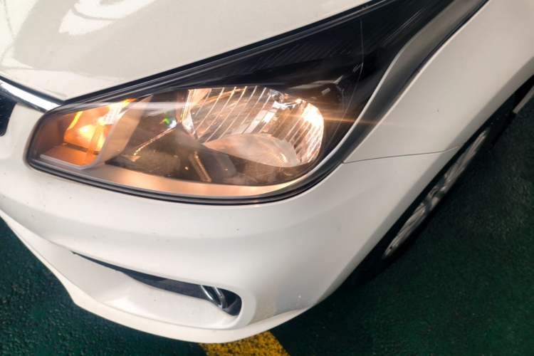 Used Kia K2 2017 Sedan 1.4L Automatic GLS Left Front Headlight