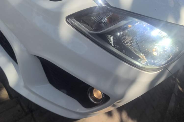 Used Kia K2 2017 Sedan 1.4L Automatic GLS Left Front Headlight