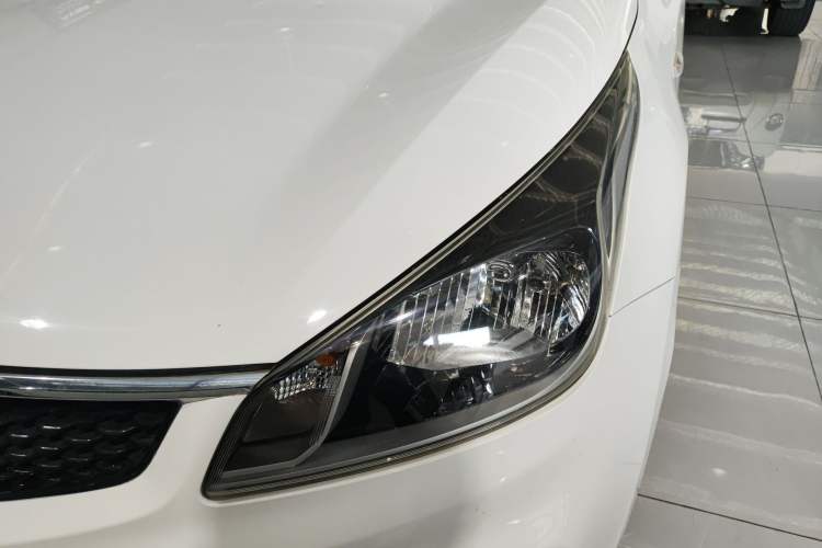 Used Kia K2 2017 Sedan 1.4L Manual Transmission GLS Left Front Headlight