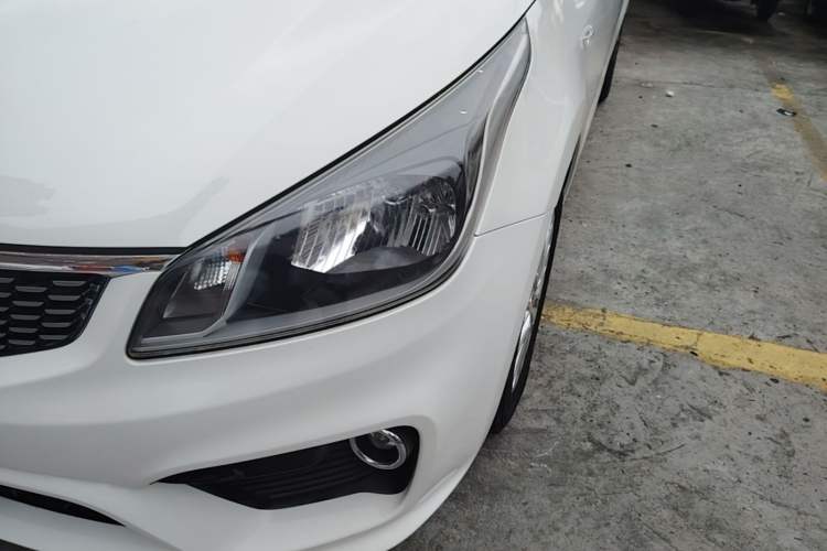 Used Kia K2 2017 Sedan 1.4L Automatic GLS Left Front Headlight